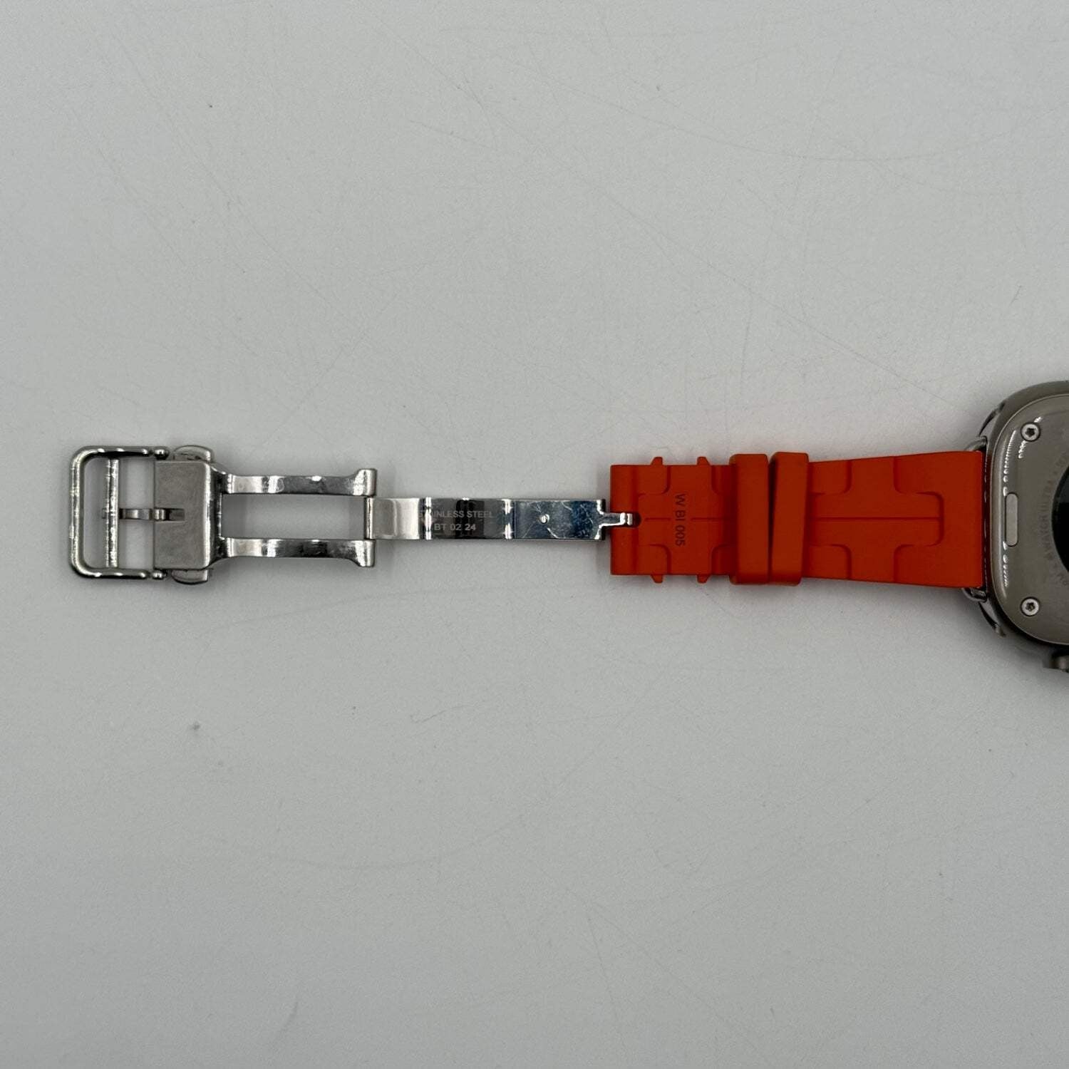 apple watch | Unlocked Apple Watch Ultra 2 | Hermès 49MM | natural titanium | orange kilim sing