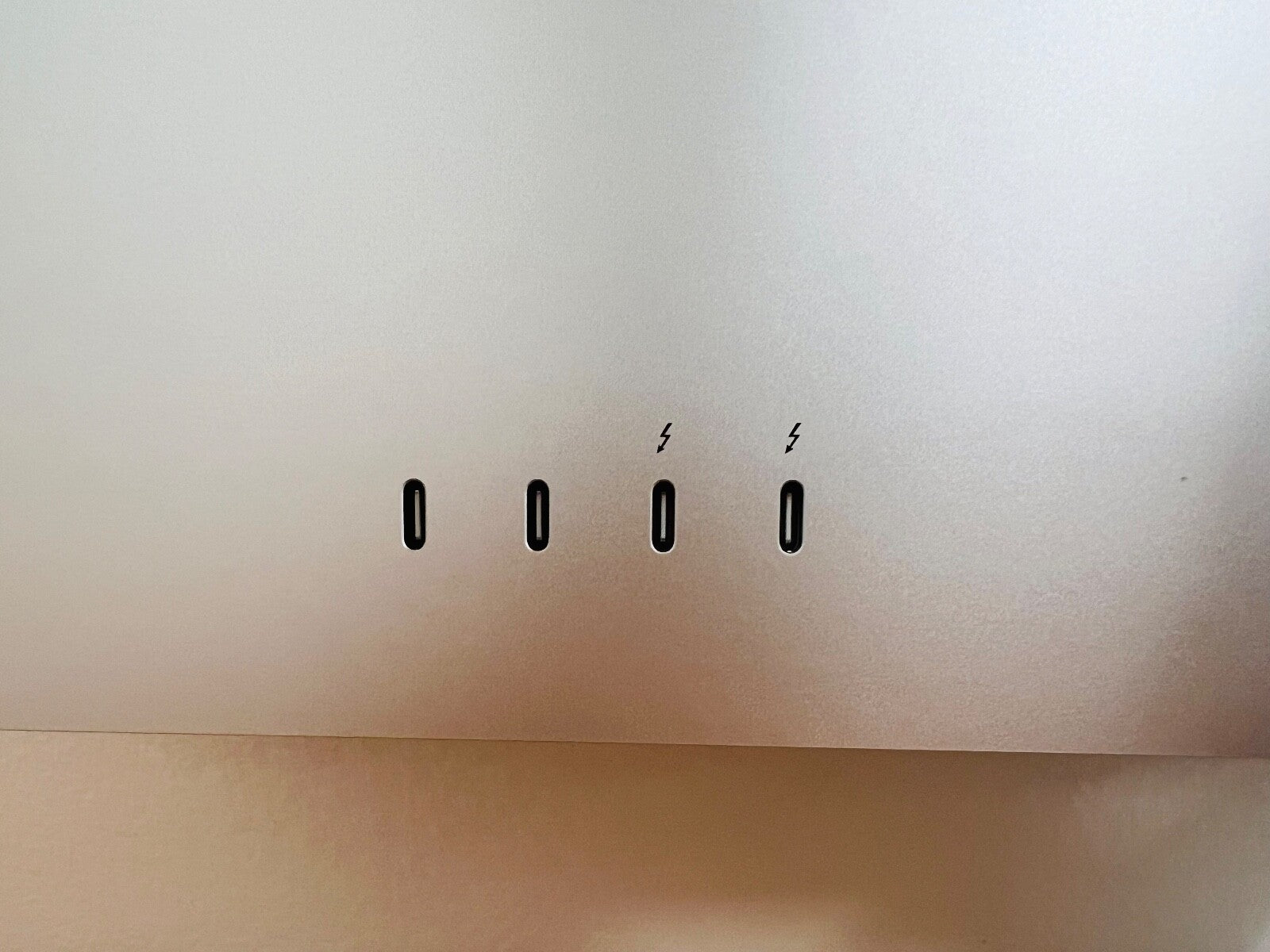 Apple 2021 iMac 24" M1 3.2GHz (8-Core GPU) 8GB RAM 512GB SSD - Excellent