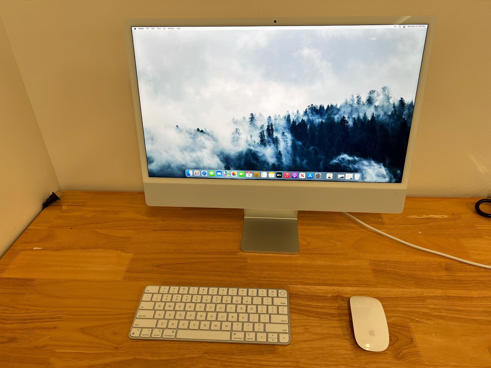 Apple 2021 iMac 24" M1 3.2GHz (8-Core GPU) 8GB RAM 512GB SSD - Excellent