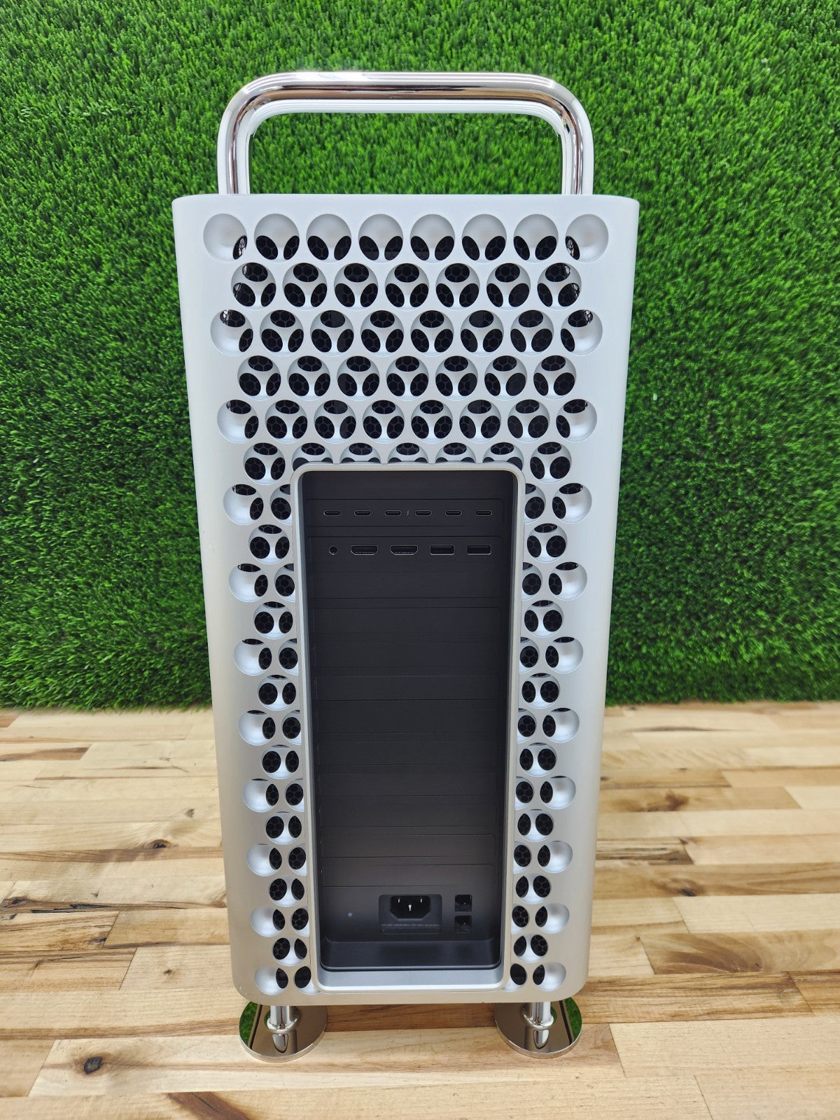 Apple Mac Pro Tower 2023 M2 Ultra (Sealed)